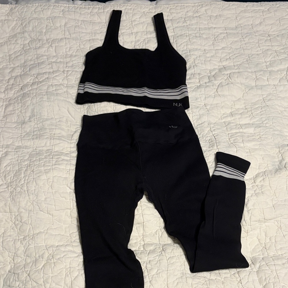 Nux Black Ribbed Set